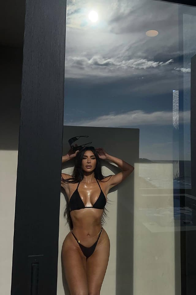 kim-kardashian-latest-bikini-photoshoot-goes-viral-on-internet-hot-pics